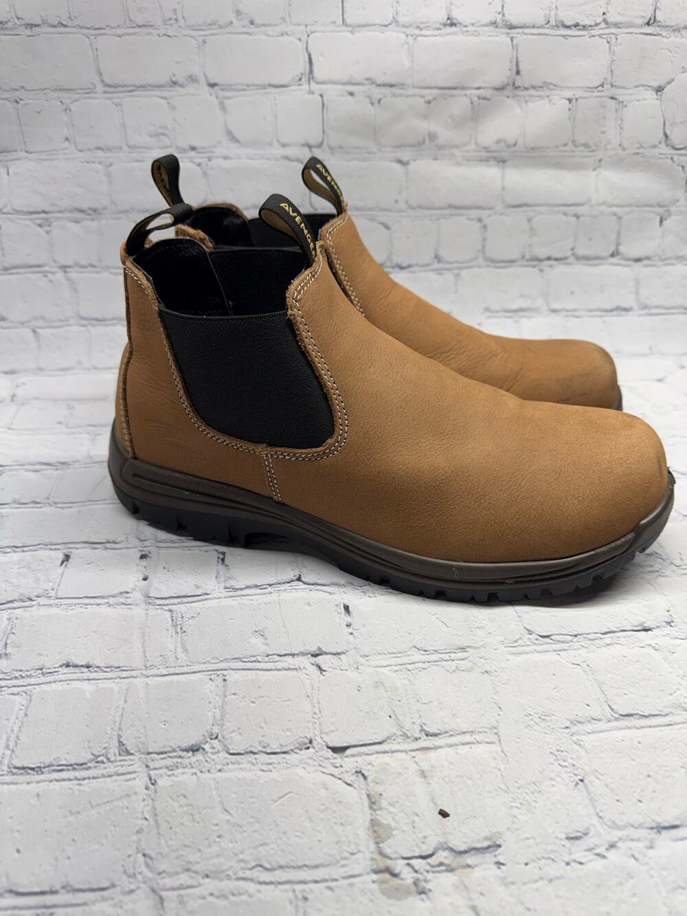 Avenger Women's Foreman Romeo work boots 11 WIDE